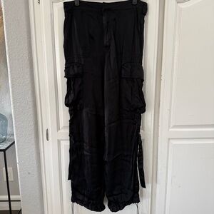 Zara Women's Mid Rise Straight Leg
Satin Cargo Multi Pocket Pants Black Medium